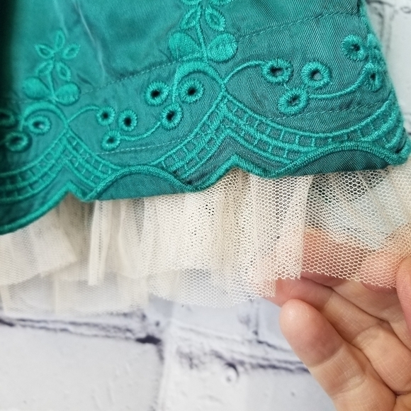 Cottagecore Feminien Pretty green teal embroidered shorts - Picture 7 of 10